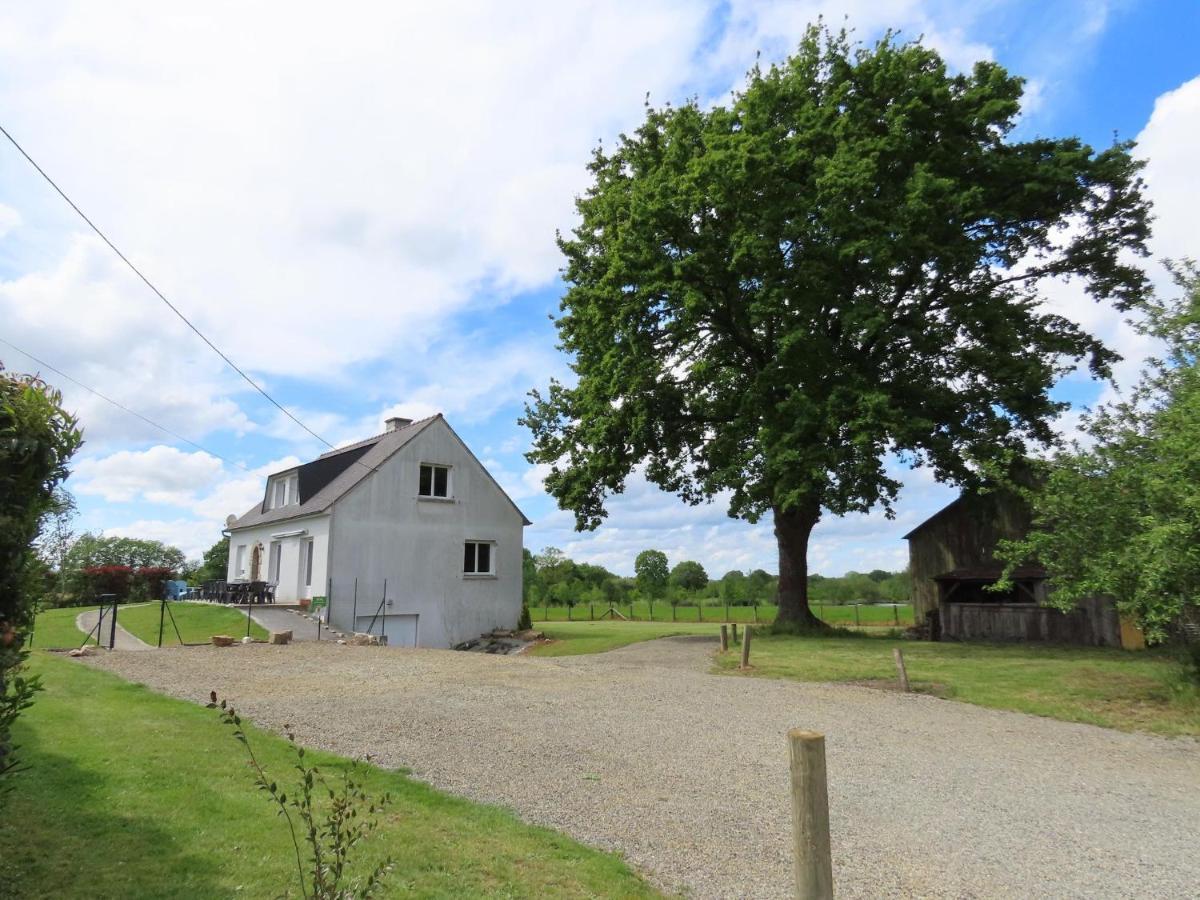La Maison Aux Pignons Verts La Chapelle-Saint-Aubert Buitenkant foto